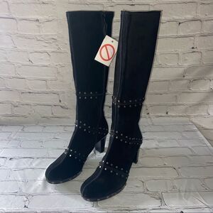 NWOB Stuart Weitzman Conan Studded Black Suede Knee Boots Size 8.5